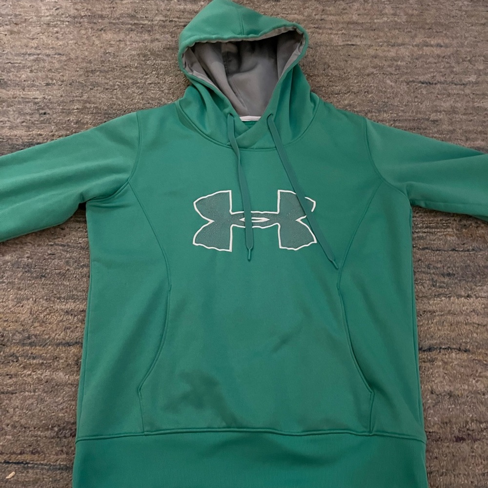Under armour sweatshirt